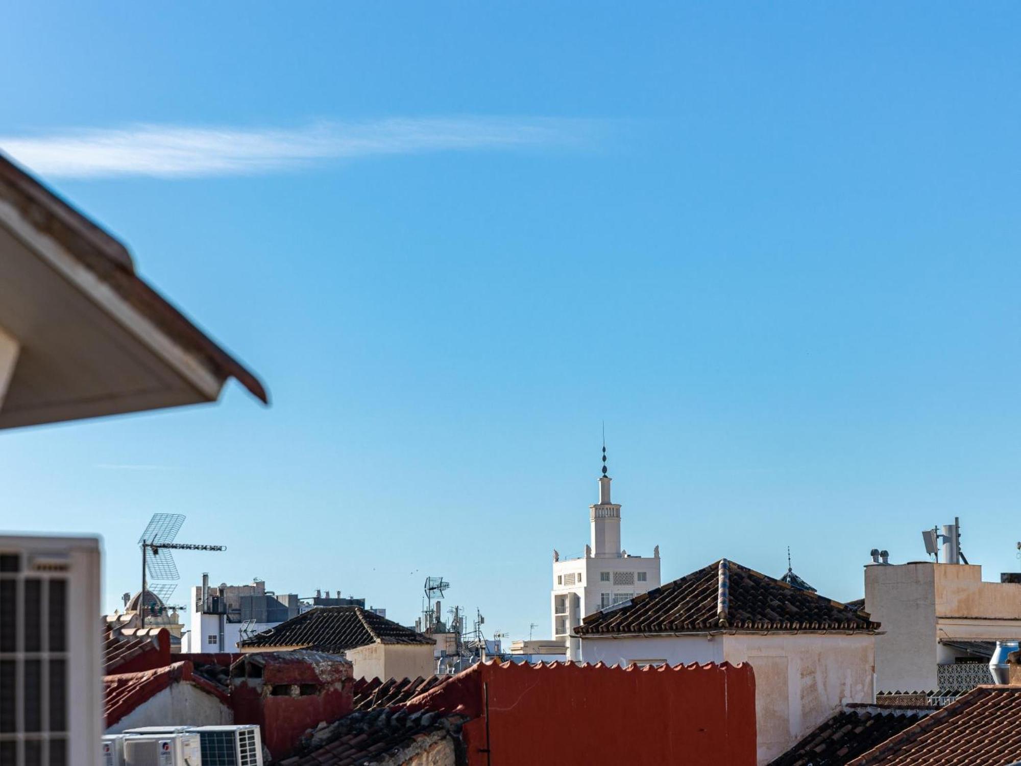 H2M Lazcano With Sunny Terrace In Old Town Malaga Bagian luar foto