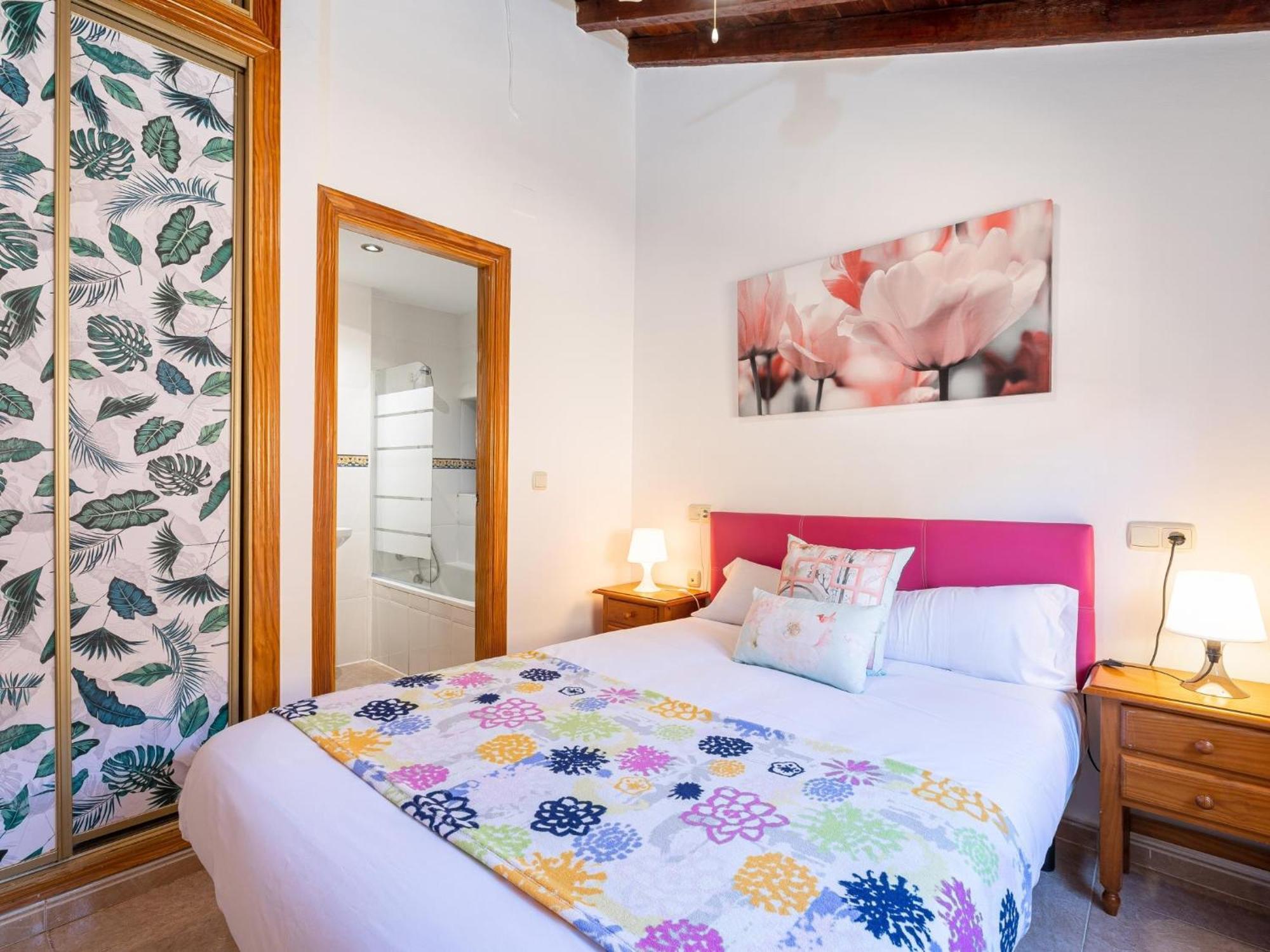H2M Lazcano With Sunny Terrace In Old Town Malaga Bagian luar foto